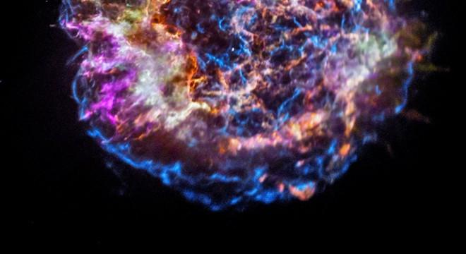 Le ultime ore di Cassiopea A: la ribellione interna prima della supernova