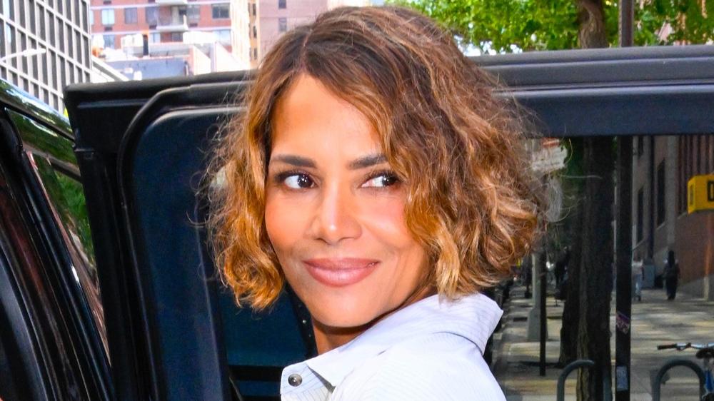 X-Men Star Alan Cumming Appears to Tease Halle Berry Return as Storm in Avengers: Doomsday