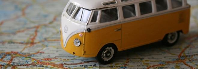 Vacanze estive sempre più care, il Codacons attacca: stangata su voli e trasporti