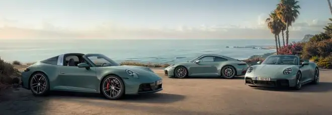La nuova Porsche 911 Carrera 4S si presenta e si fa in tre: coupé, cabrio e Targa