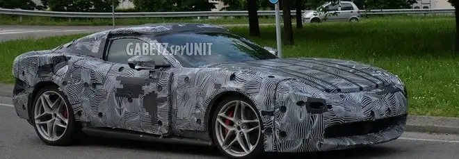 Ferrari Amalfi, l'erede della Roma si fa vedere su strada