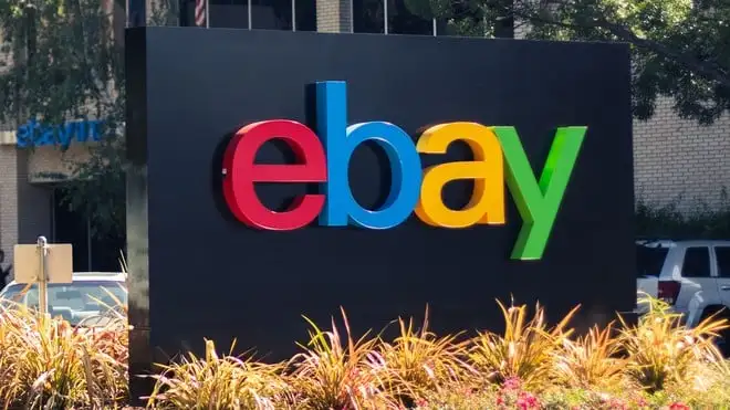 eBay licenzia 220 dipendenti di TCGplayer: accuse di ritorsione sindacale