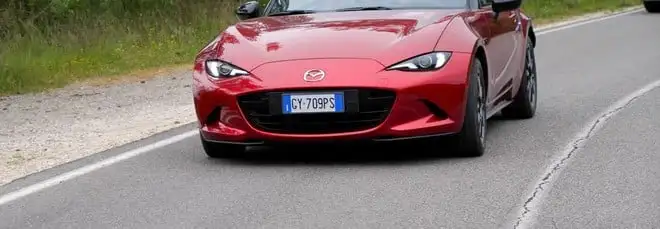 Mazda MX-5: una passeggiata con Kazari e Homura, la prova su strada