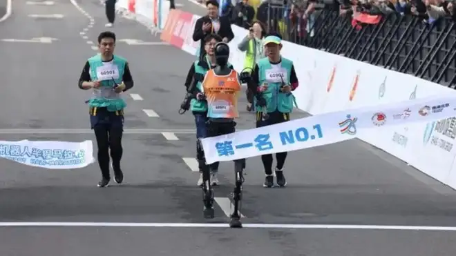 Il robot che ha vinto la mezza maratona? Lavorerà in ospedali e magazzini