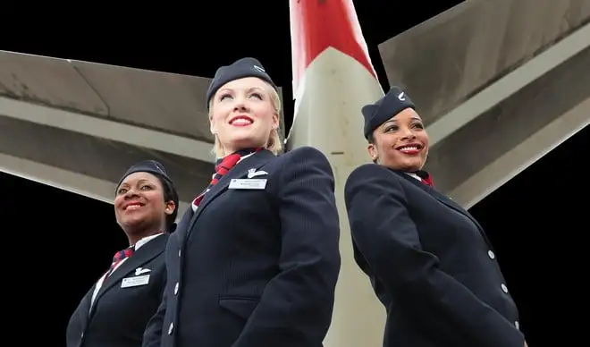 Selfie e TikTok vietati a hostess e piloti di British Airways, anche in hotel