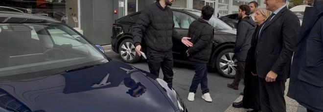 Tesla, Gualtieri è il primo sindaco a provare la Full Self Driving di ultima generazione