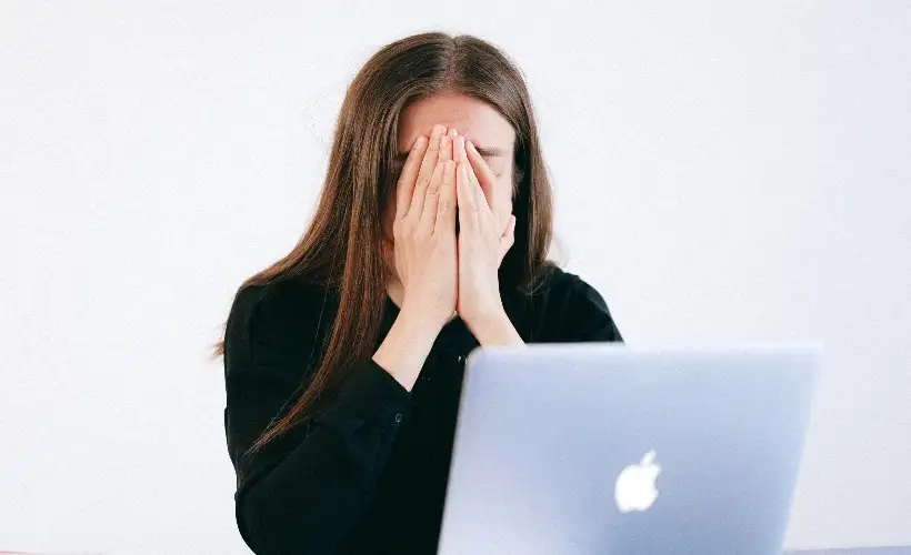 Ads for Item Woman Googled Once Now Following Her Around Internet Like Lost Puppy