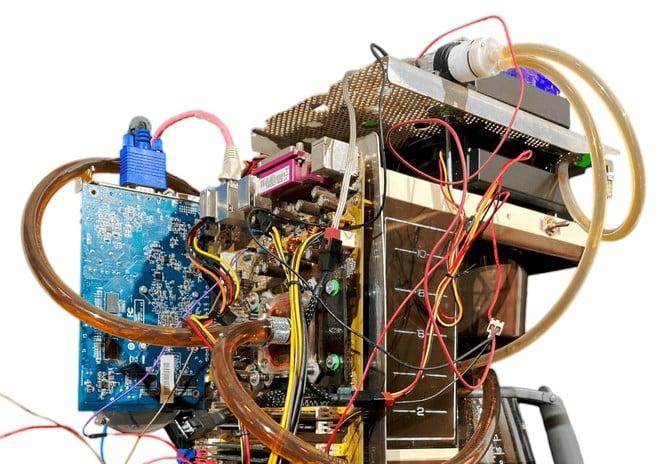 Trasforma la caffettiera in un PC: la bevanda raffredda la CPU