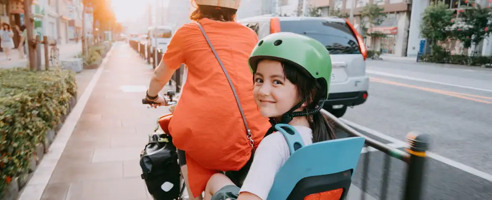 Staycation: riscoprire la magia dell'estate in città con i bambini