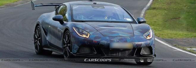 BYD Denza Z, la sportiva elettrica prepara al Nürburgring la sfida alla Porsche 911