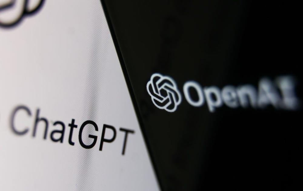 ChatGPT users hate GPT-5’s “overworked secretary” energy, miss their GPT-4o buddy
