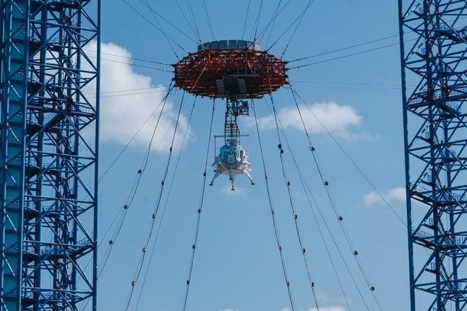 La Cina testa con successo il lander per il primo allunaggio umano