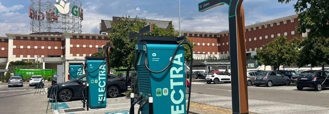 La rete Electra si espande: 72 punti di ricarica ultraveloce in sei centri commerciali