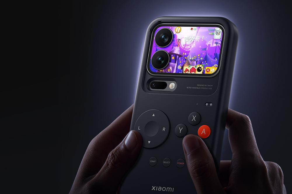 Xiaomi’s retro handheld phone case is the best, and worst, way to game