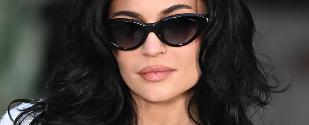 Occhiali da sole: come scegliere il modello giusto (con un occhio ai look delle star)