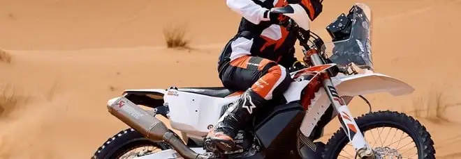 KTM 450 Rally Replica 2026: pura adrenalina in edizione limitata