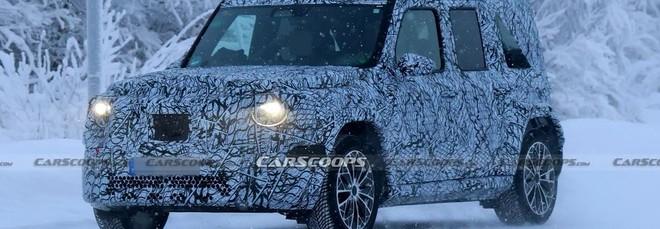 La Baby G di Mercedes è sempre più vicina: il piccolo fuoristrada pizzicato sulla neve durante i test