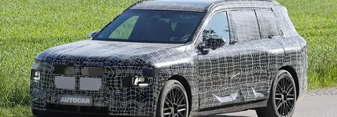 Nuova BMW X7: la seconda generazione si mostra in alcune foto spia inedite