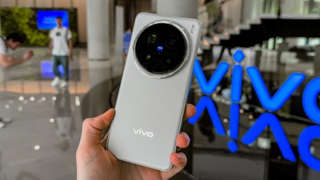 Vivo X300 e X300 Pro: i primi dettagli sulle fotocamere fanno ben sperare
