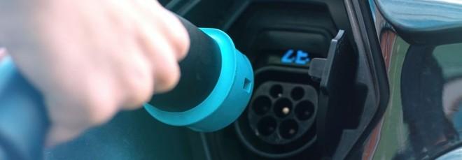 I conducenti dei veicoli elettrici a rischio per i campi elettromagnetici? Un nuovo studio ha le risposte