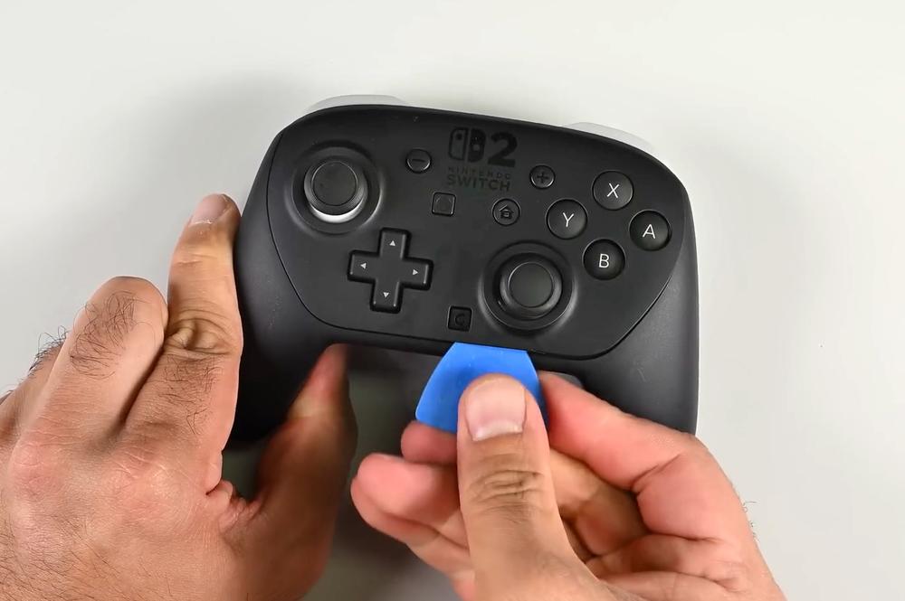 iFixit: the Switch 2 Pro is a ‘piss-poor excuse for a controller’