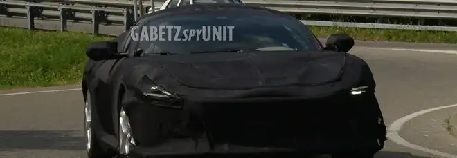 Ferrari Amalfi, l'erede della Roma ancora su strada per i test: debutto a luglio