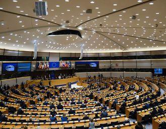 I parlamentari europei non possono usare l’IA sui dispositivi di lavoro: rischio sicurezza