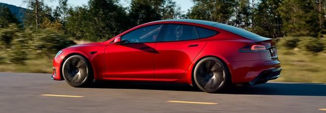 Incidente mortale con l’Autopilot, Tesla giudicata (parzialmente) colpevole: maxi risarcimento