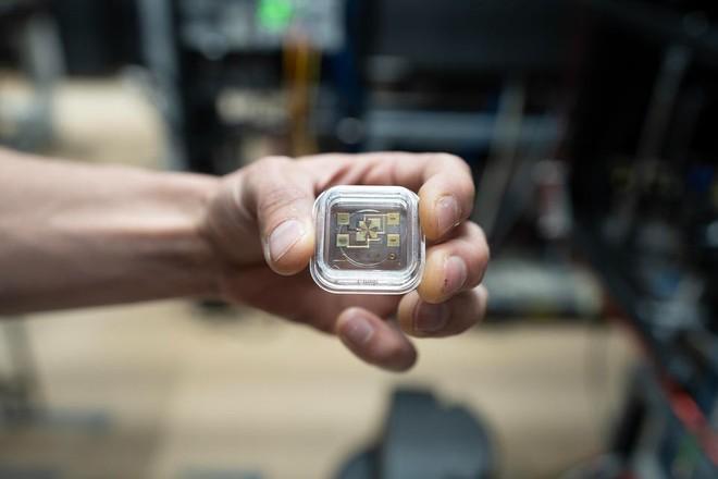 Orologio atomico da record: misura il tempo con un laser di 3 km