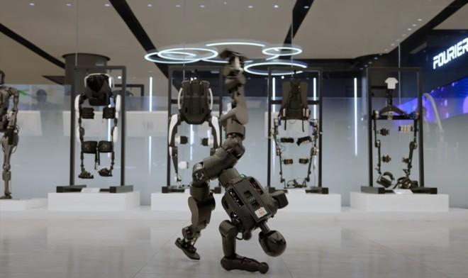 Acrobatica hi-tech: il robot N1 di Fourier sorprende con le sue mosse