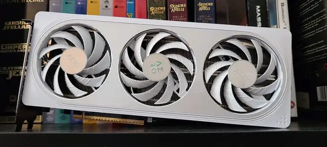 GeForce RTX 5060/Ti, possibile schermo nero dopo riavvio su hardware datato