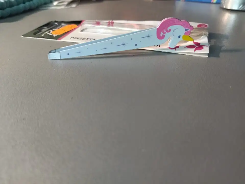 pinzette unicornose ma ormai è la megafine