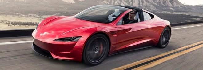 Nuova Tesla Roadster, forse arriva entro l'anno. Ci crediamo?
