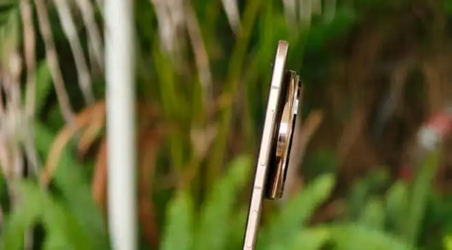 Honor Magic V5, prime foto reali: davvero sottile, ma il modulo fotografico...