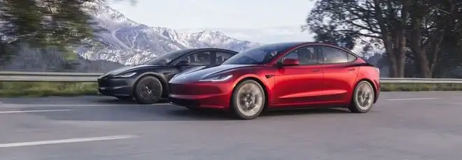 Gli automobilisti francesi fanno causa a Tesla. Che sta succedendo?