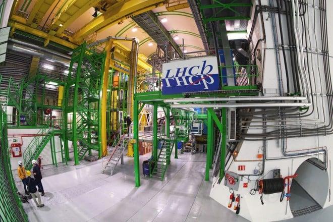 Asimmetria materia-antimateria: svolta al CERN di Ginevra