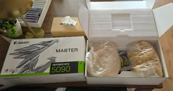 Gamer truffato: ordina su Amazon una RTX 5090, riceve pasta, riso e una vecchia GPU