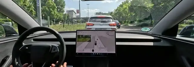 Tesla, i test della Full Self Driving in Europa continuano a Berlino | Video