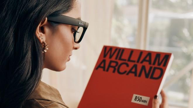 Meta rileva il 3% di EssilorLuxottica e valuta di arrivare al 5%