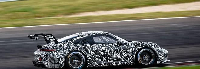 Porsche sviluppa la 911 Cup, la vettura da corsa che debutterà nella stagione 2026