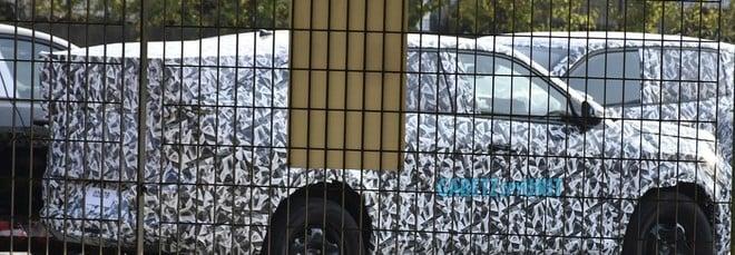 Nuova FIAT Fastback ibrida ed elettrica, il SUV coupé si fa ancora vedere su strada