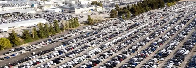 UNRAE, mercato auto in stagnazione. Italia in ritardo nella transizione energetica