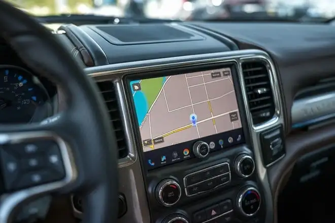 Android Auto, un'ondata di aggiornamenti: arriva la versione 14.6