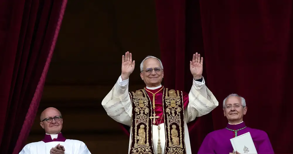 Papa Prevost laureato in matematica, Vaticano rivela: “Voleva farsi chiamare Leone √CXCVI”