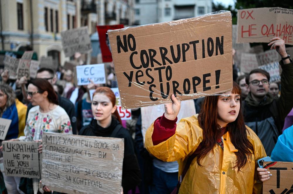 Ukrainians return to streets to back anti-corruption agencies ahead of key vote