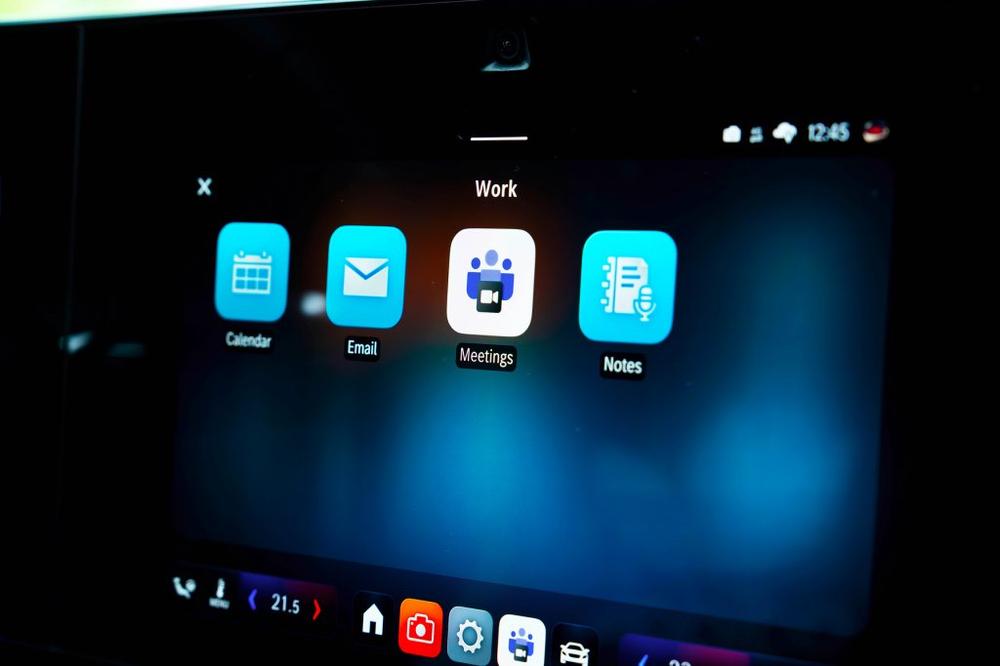 Mercedes-Benz will let you use an in-car camera in Microsoft Teams while driving