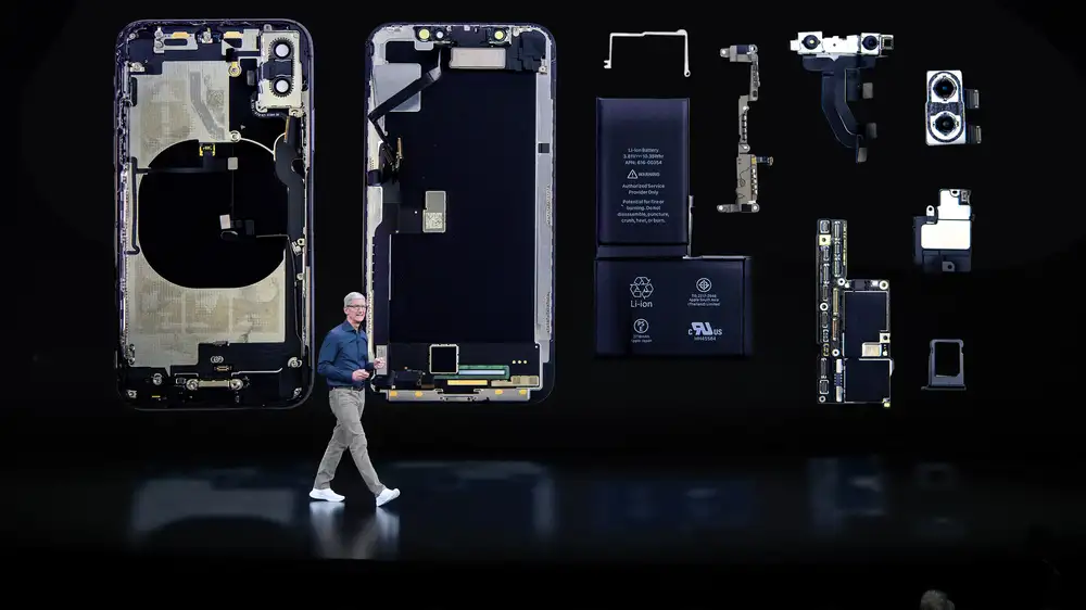 Tariff-Strained Apple Announces 7,083-Piece iPhone Kit
