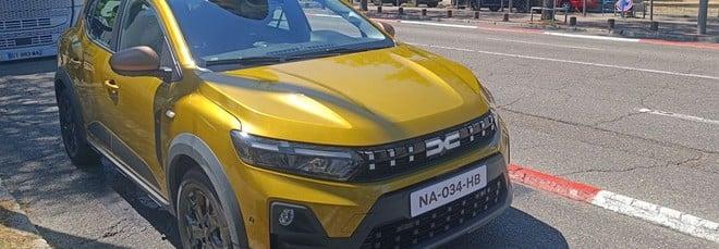Dacia Sandero restyling, eccola: prima foto senza veli