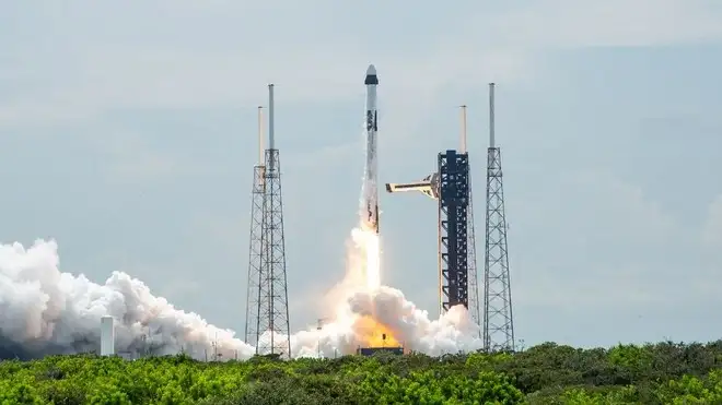 SpaceX punta a 170 lanci orbitali nel 2025: sarà un nuovo record