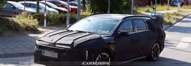 Kia K4 si fa wagon: la nuova versione avvistata in fase di test